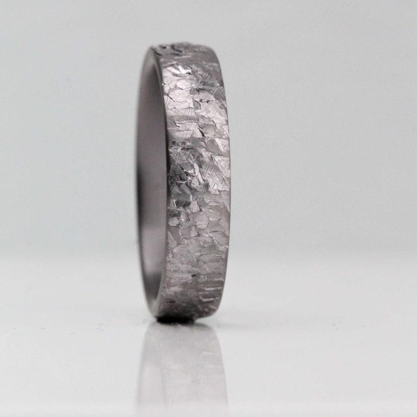 TANTALUM - Structured surface, Ultra comfort fit, Wedding Ring (7 or 8mm)