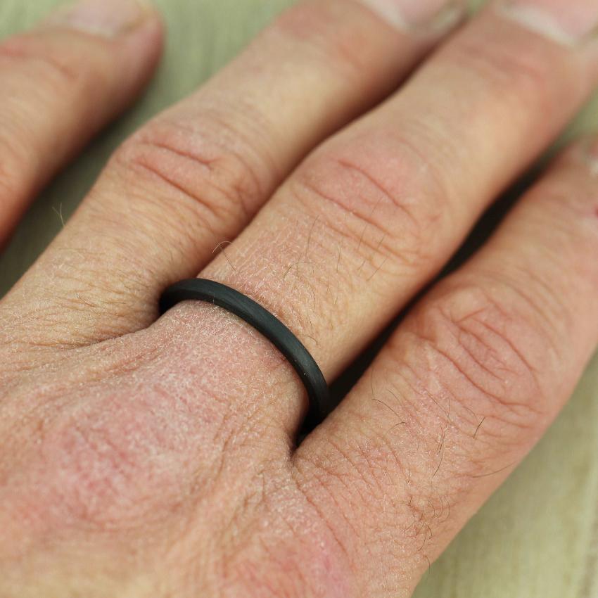 Slim Carbon Fibre Wedding Ring, comfort fit with FREE engraving! (2 & 2.5mm)